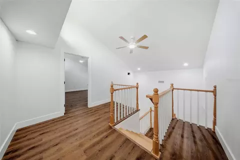 Entry Way - 2104 Doefield Ct, Valrico, FL 33596 photo 5 of 5