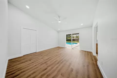 Living - 2104 Doefield Ct, Valrico, FL 33596 photo 2 of 8