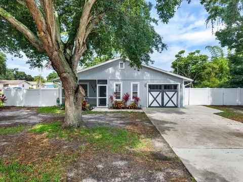 1978 Dix St, Largo, FL 33774
