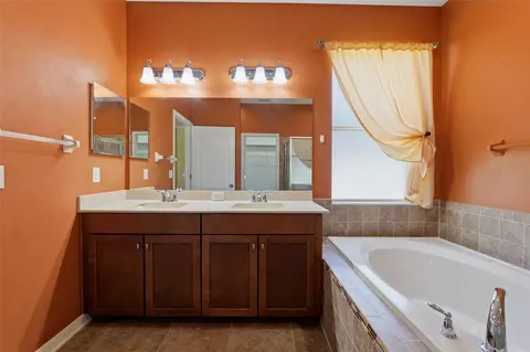 Bath - 8854 39th Street Cir E, Parrish, FL 34219 photo 1 of 4
