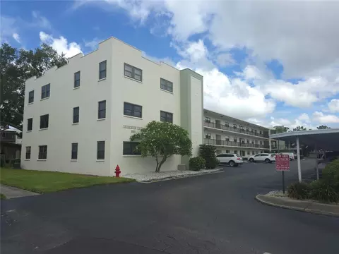 5980 Terrace Park Dr N #201, Saint Petersburg, FL 33709