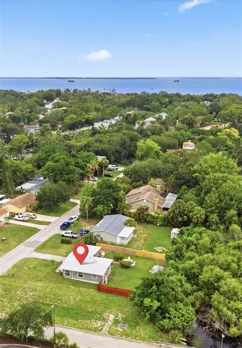 100 Avery Ave, Crystal Beach, FL 34681