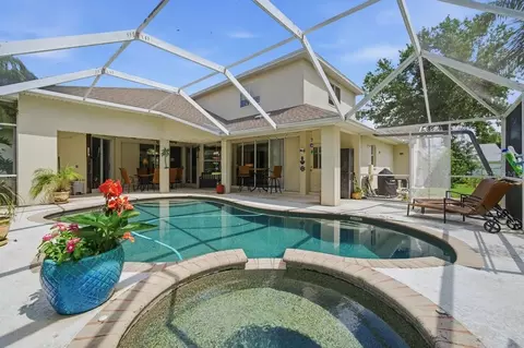 Exterior - 2138 Edelweiss Loop, Trinity, FL 34655 photo 6 of 7