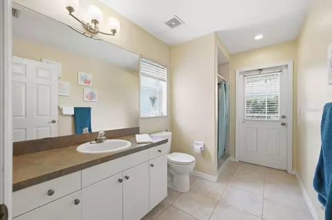 Bath - 2138 Edelweiss Loop, Trinity, FL 34655 photo 3 of 4
