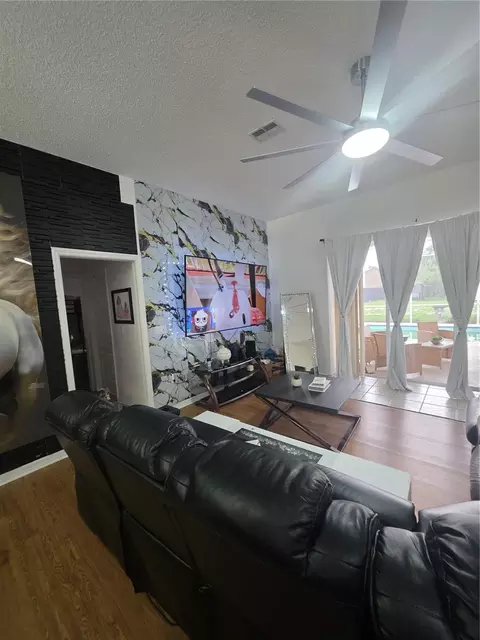 Living - 17820 Monteverde Dr, Spring Hill, FL 34610 photo 2 of 3