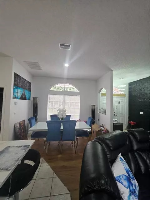 Dining - 17820 Monteverde Dr, Spring Hill, FL 34610 photo 2 of 2