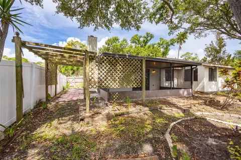 Exterior - 627 Timber Bay Cir W, Oldsmar, FL 34677 photo 5 of 11