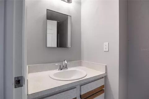 Bath - 627 Timber Bay Cir W, Oldsmar, FL 34677 photo 2 of 3