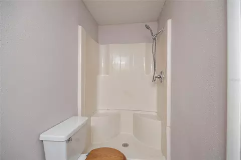 Bath - 627 Timber Bay Cir W, Oldsmar, FL 34677 photo 1 of 3