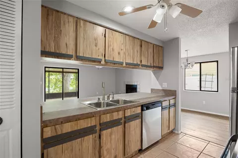 Kitchen - 627 Timber Bay Cir W, Oldsmar, FL 34677 photo 2 of 2