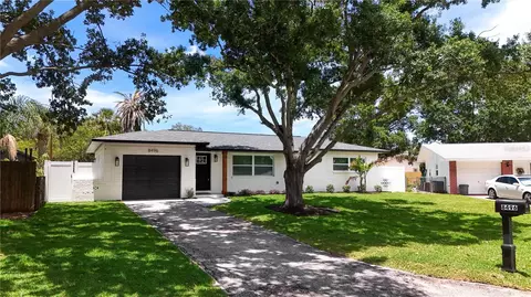 8496 118th St, Seminole, FL 33772