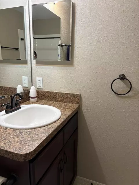 Bath - 176 Juniper Loop Cir, Ocala, FL 34480 photo 4 of 5