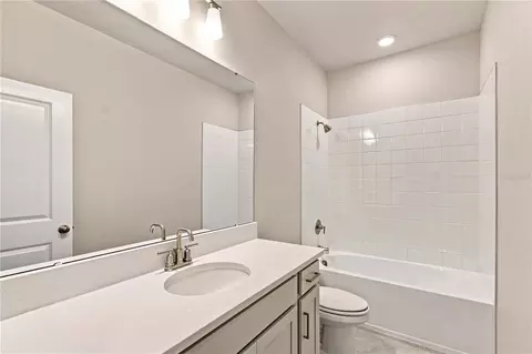 Bath - 5592 Coopers Hawk Ct, Saint Cloud, FL 34772 photo 2 of 3