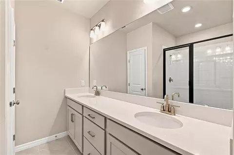 Bath - 5592 Coopers Hawk Ct, Saint Cloud, FL 34772 photo 1 of 3