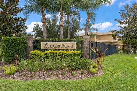 8241 Acadian Ln, Seminole, FL 33777