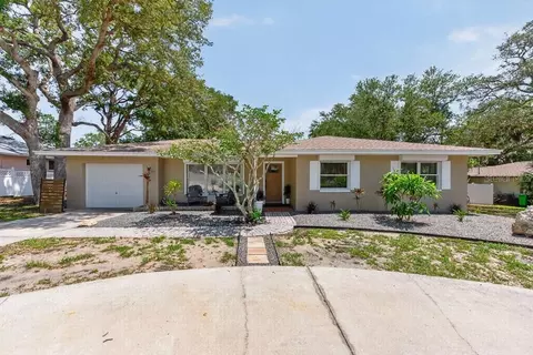 14728 Bay Dr, Largo, FL 33774