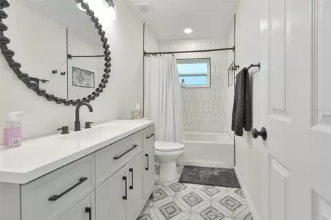 Bath - 1578 Indian Bay Rd, Spring Hill, FL 34607 photo 2 of 2