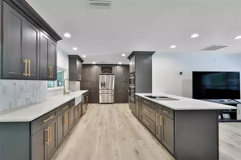 Kitchen - 1578 Indian Bay Rd, Spring Hill, FL 34607 photo 4 of 8