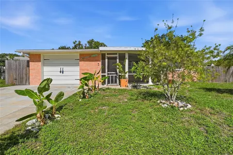 2704 Lawn Pl, Holiday, FL 34691