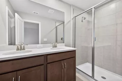 Bath - 9187 Aurelia Ave, Parrish, FL 34219 photo 1 of 2