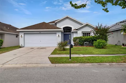 6833 Runner Oak Dr, Wesley Chapel, FL 33545