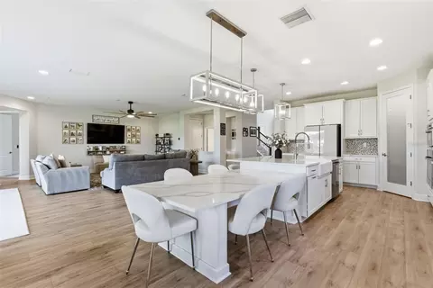 Kitchen - 12962 Steed Trace Loop, Lithia, FL 33547 photo 6 of 7