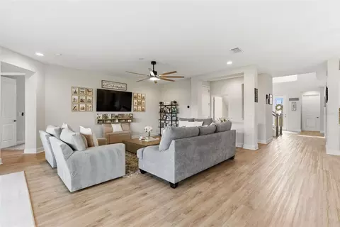 Entry Way - 12962 Steed Trace Loop, Lithia, FL 33547 photo 4 of 8