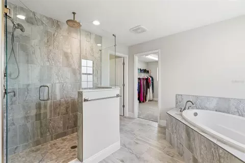 Bath - 12962 Steed Trace Loop, Lithia, FL 33547 photo 4 of 7
