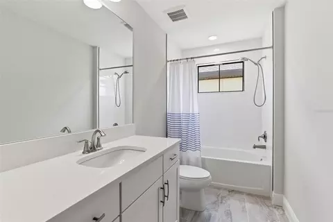 Bath - 12962 Steed Trace Loop, Lithia, FL 33547 photo 7 of 7