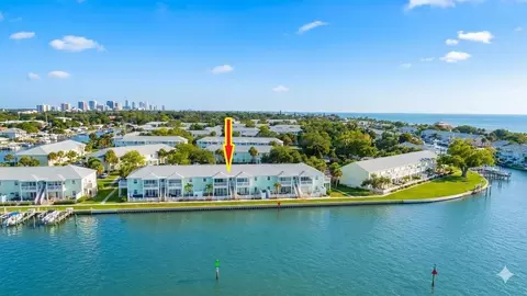 5282 Beach Dr SE #D, Saint Petersburg, FL 33705