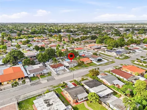View/Area - 465 E 38th St, Hialeah, FL 33013 photo 4 of 11