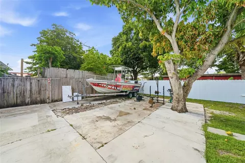 Exterior - 465 E 38th St, Hialeah, FL 33013 photo 6 of 7