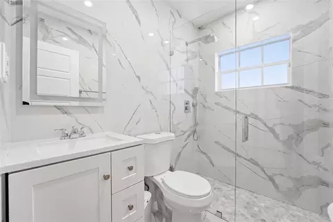 Bath - 465 E 38th St, Hialeah, FL 33013 photo 1 of 1