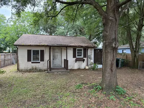 8713 N 39th St, Tampa, FL 33604