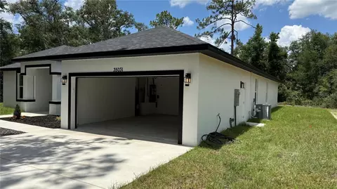 Exterior - 35031 Primrose Ln, Webster, FL 33597 photo 8 of 9