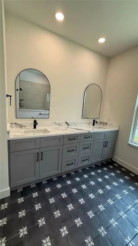 Bath - 35031 Primrose Ln, Webster, FL 33597 photo 3 of 4