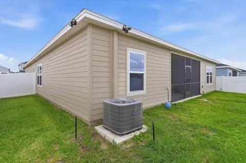 Exterior - 4587 SW 83rd Loop, Ocala, FL 34476 photo 7 of 9