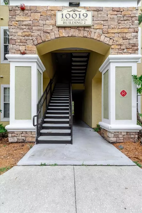 10019 Courtney Palms Blvd #101, Tampa, FL 33619