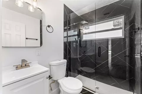 Bath - 6221 Florida Cir E, Apollo Beach, FL 33572 photo 1 of 3