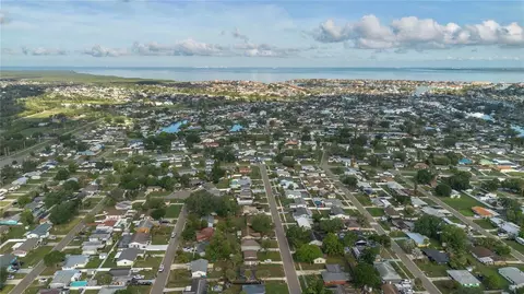 View/Area - 6221 Florida Cir E, Apollo Beach, FL 33572 photo 5 of 6