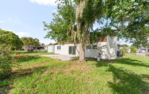 Exterior - 6221 Florida Cir E, Apollo Beach, FL 33572 photo 3 of 3