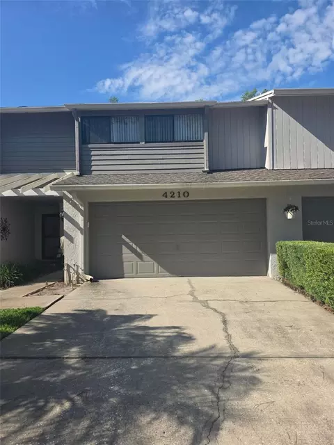 4210 Forester Ln, Tampa, FL 33618