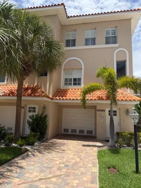 200 Brightwater Dr #10, Clearwater Beach, FL 33767