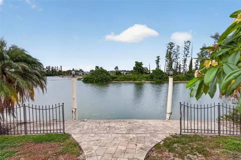 1411 Jacobson Cir, Sun City Center, FL 33573