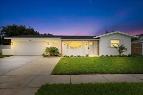 1563 Eden Isle Blvd NE, Saint Petersburg, FL 33704