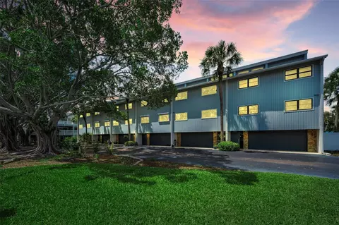 12208 2nd St E #602, Saint Petersburg, FL 33706