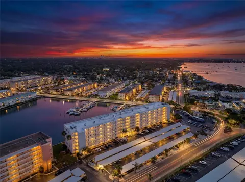 5925 Shore Blvd S #108, Gulfport, FL 33707