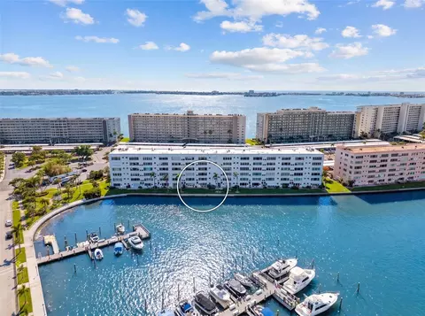 5925 Shore Blvd S #108, Gulfport, FL 33707