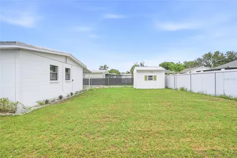 Exterior - 529 Firefly Ln, Apollo Beach, FL 33572 photo 4 of 7