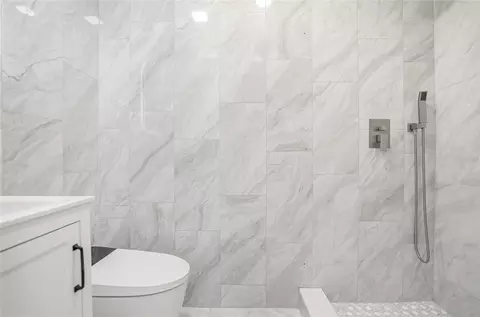 Bath - 529 Firefly Ln, Apollo Beach, FL 33572 photo 3 of 5